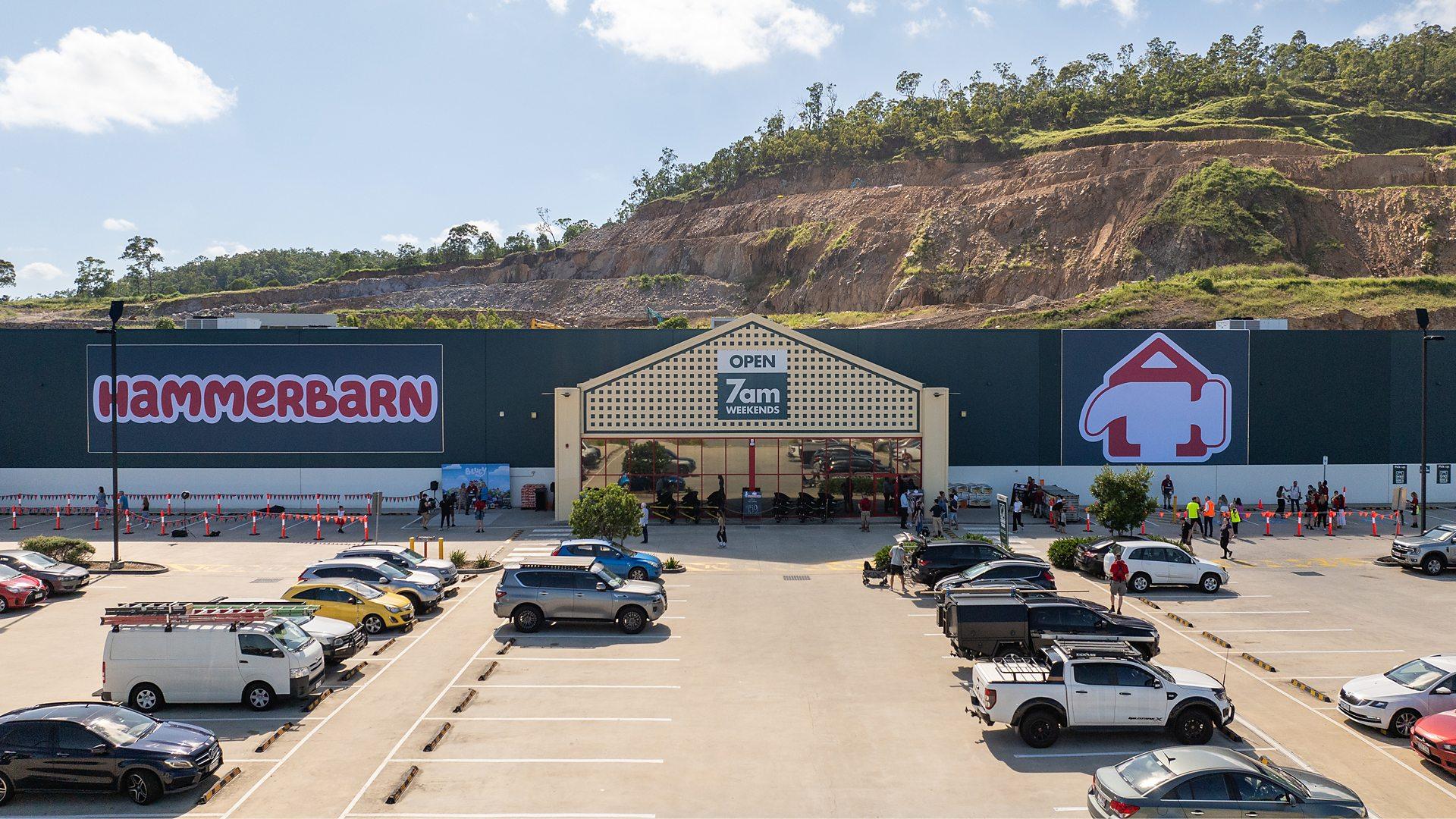 Exterior of the Bunnings hardware store in the Brisbane suburb of Keperra with the Hammerbarn name and logo.